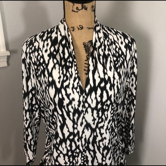 Vince Camuto Tops - VINCE CAMUTO BLOUSE